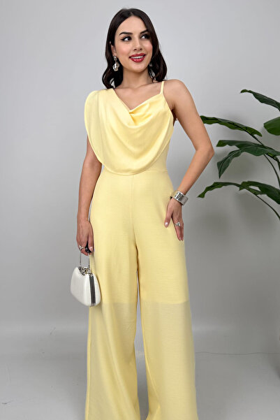 Dolcha Élan Kadın Drapeli Detaylı Sarı Tulum – Dokulu Kumaş Şıklığı