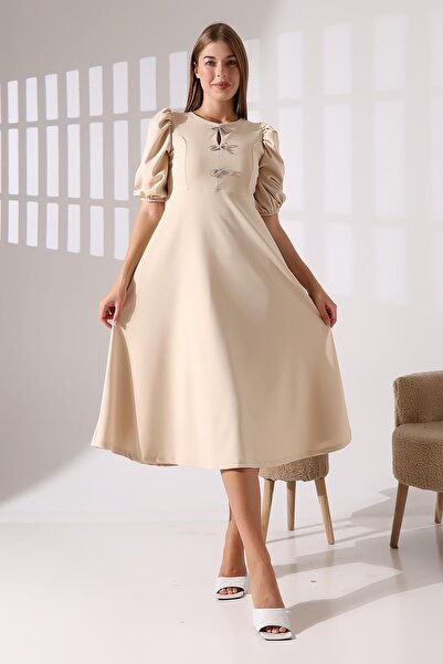 Deafox Μπεζ κρεπ ύφασμα φιόγκο λεπτομέρεια στήθος χαμηλού κοπής Midi φόρεμα