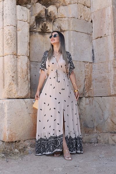 bytugcekaya Rochie bej cu model șal cu talie elastică