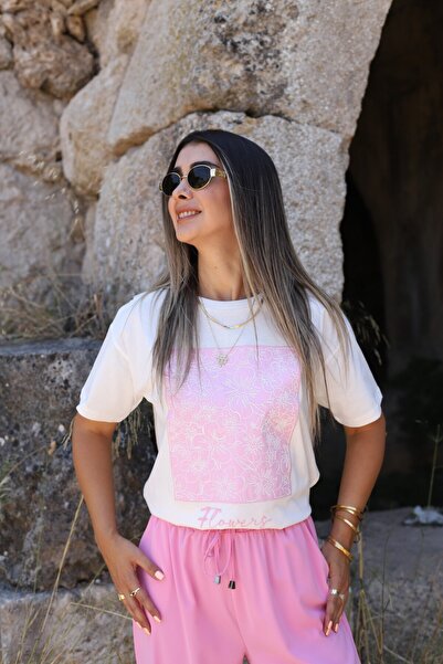 bytugcekaya Tricou cu broderie florală roz ecru