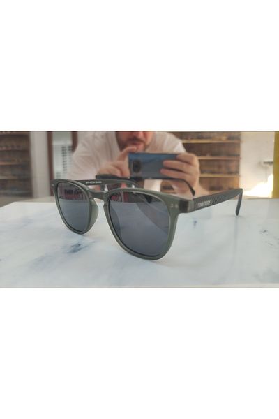 Toms Teddy Tt3070 C405M 47Ekt Unisex Polarized Sunglasses (Matte Smoked/Black Handle)