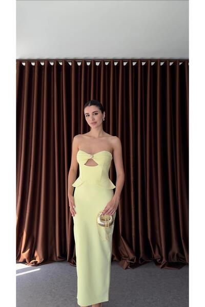 HAZELANNA فستان ليموني بتفاصيل ذهبية على الصدر