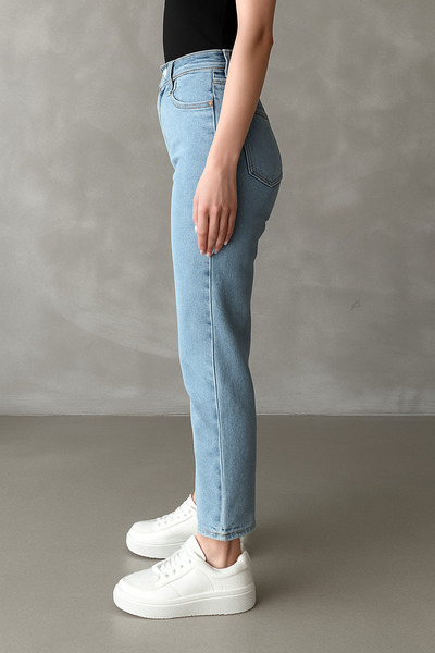 DELDNM Lucky Жіночі світло-блакитні джинси-бойфренди з високою талією та еластичним поясом