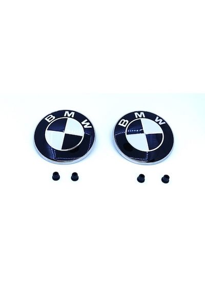 OEM Set doua embleme compatibile BMW + 4 bucse pentru pini embleme, montaj pe capota/portbagaj, 82mm si