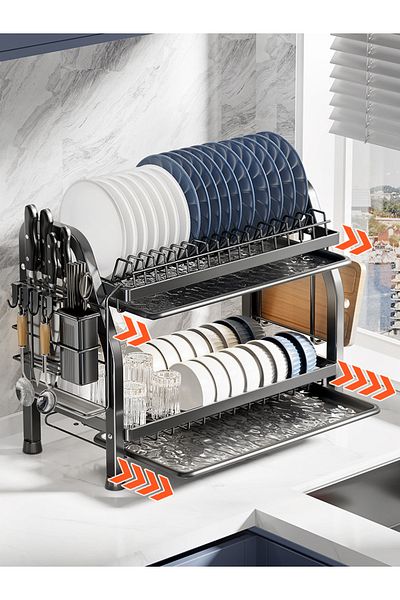 Un 2-tier metal dish rack to save space and organize the kitchen