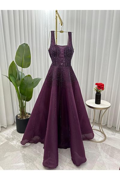 Diva style Distinctive and elegant organza evening dress