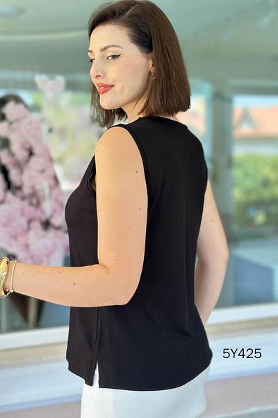 İnce Topuk V Neck Zero Sleeve Viscose Blouse 5Y425