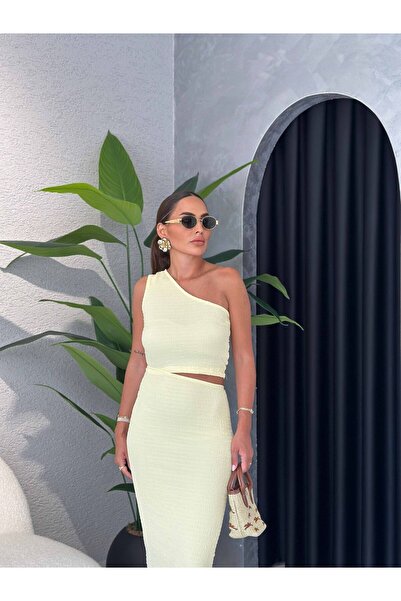 By Merve Darende Gofre Tek Omuz Bel Dekolteli Midi Elbise