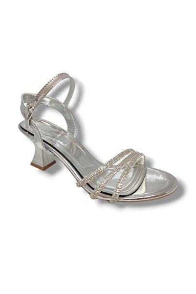 ERBAY 284-25 Γυναικεία σανδάλια από γυαλιστερό δέρμα με 3 λουράκια, κοντό τετ...