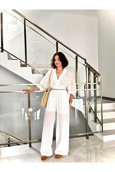 Sude Kızanlıklı بدلة بنطلون قصير برقبة على شكل حرف V (بطانة باللون الأبيض)