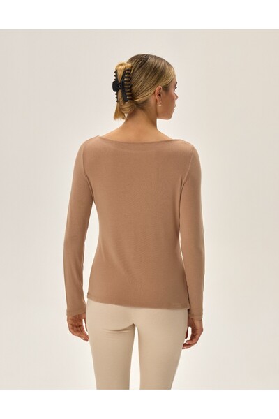 ESOTIQ Long-sleeved shirt is elegance & simplicity combined & Smooth texture & Versatile cut | Pf Jimena