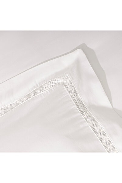 Boutique Blanche duvet cover set with lace embellishment 200*200cm white