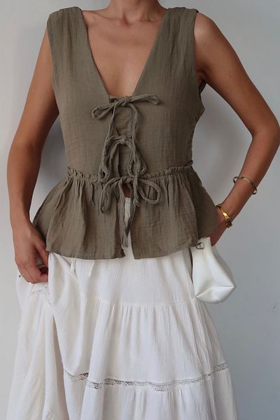 VAGGON Tie Front Tank Top
