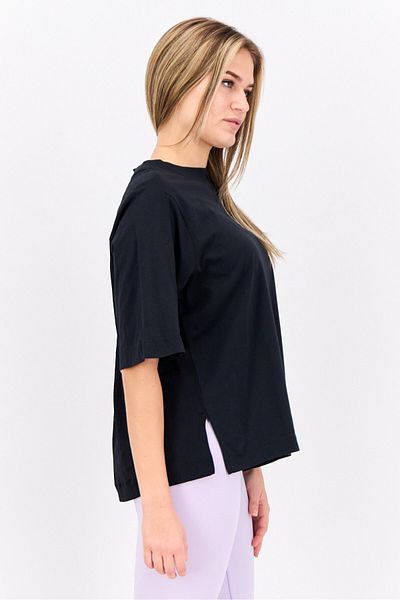 Nike Women Sportswear Fit Short Sleeves Outdoor T-Shirt, Black