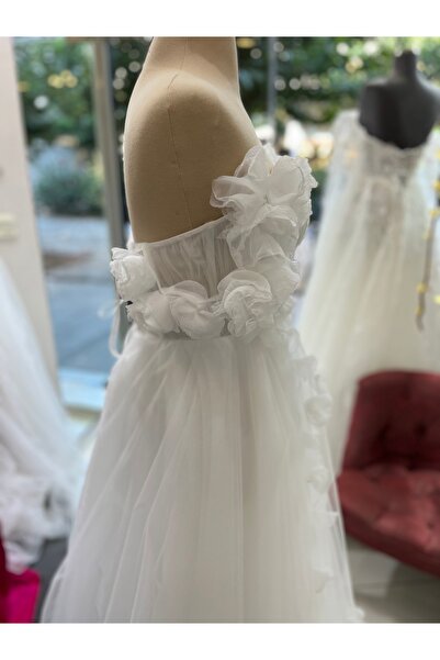 ABAD.HANDMADE çiçek detaylı Madonna kol askılı helen gelinlik sipariş üzerine dikiliyor ölçülü çalışıyoruz