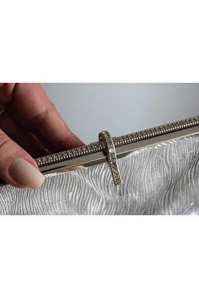 mossi Women's Silver Wavy Metal Framed Edge Stone Detailed Chain Evening Bag Bundle/Wedding Bag