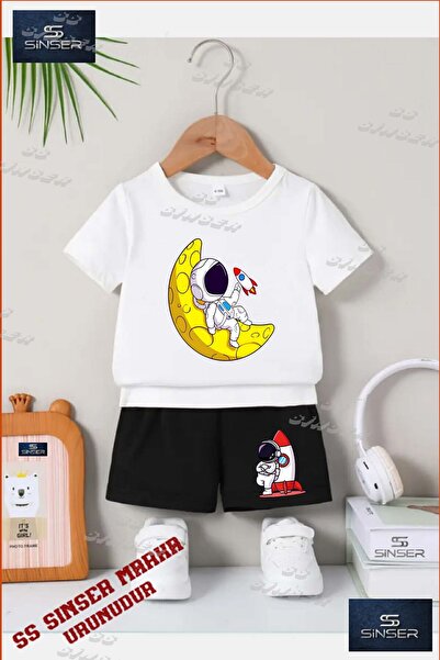 SS SİNSER Children's Unisex “Astronaut Reaching for the Yellow Moon“ Custom P...