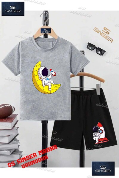 SS SİNSER Children's Unisex “Astronaut Reaching for the Yellow Moon“ Custom P...