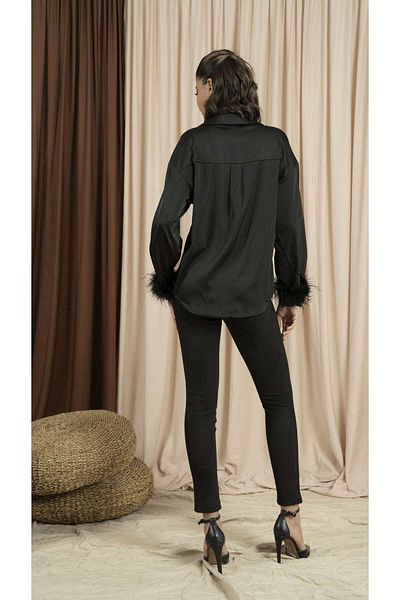 Nichii Long-Sleeve Shirt Trimmed with Fur