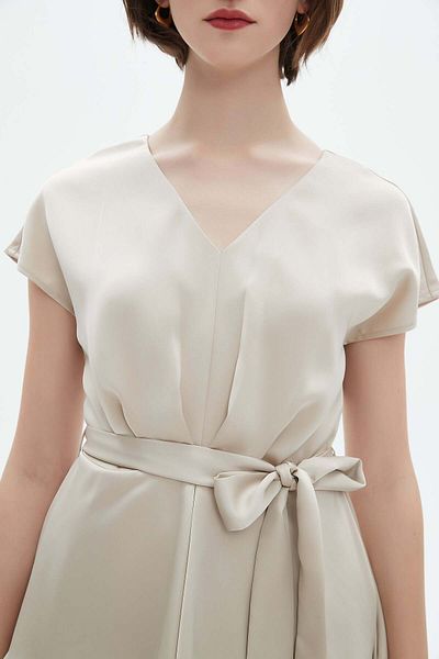 Nichii Women's Ruffled Short Sleeve V-Neck Blouse