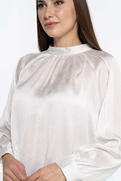 Nichii بلوزة كلاسيكية مطوية بأكمام طويلة