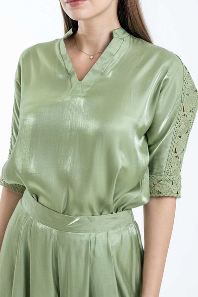 Nichii Women's Shiny Shirt with Seven-Button Neckline