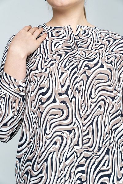 Nichii Women's Long Sleeve Printed Blouse with Front Buttons