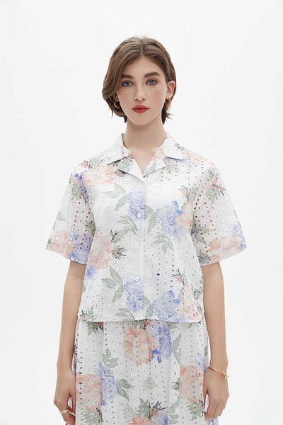 Nichii Women's Short Sleeve Waist-Length Blouse with Lace