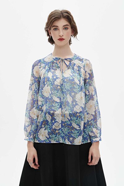 Nichii بلوزة نسائية بأكمام طويلة مزينة بالزهور وتفاصيل شفافة