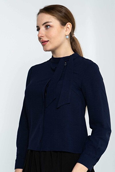 Nichii بلوزة سادة مع ربطة عنق وأكمام طويلة