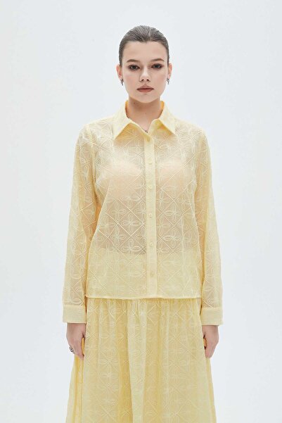 mica قميص نسائي مطرز بالزهور بأكمام طويلة وبطول الخصر