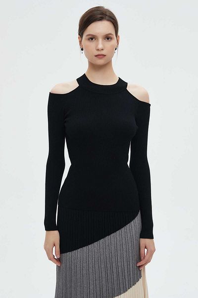 mica Women's Solid Off-Shoulder Long Sleeve Blouse