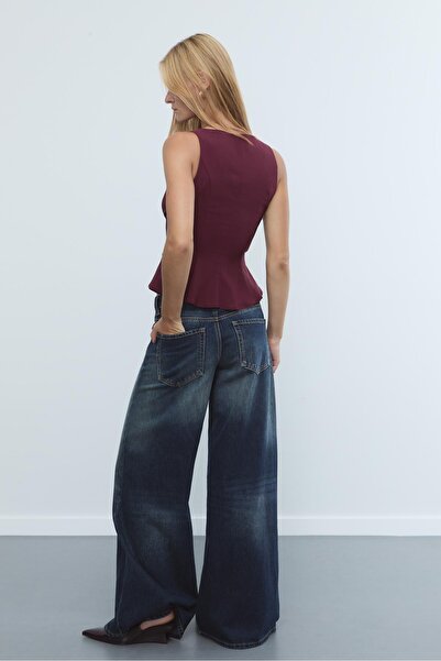 Stradivarius Sleeveless peplum top