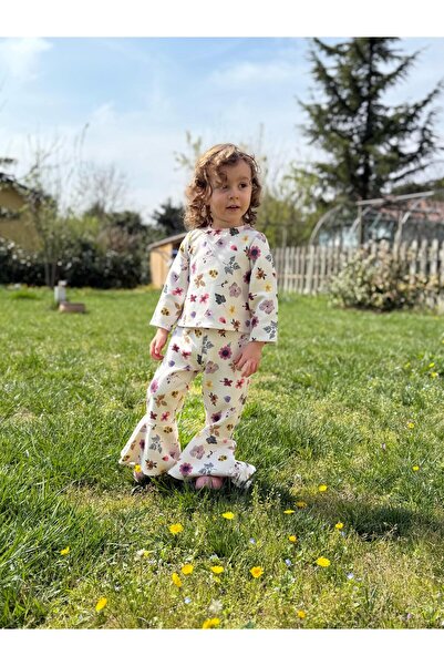 Just Group Ekru Üzerine Çiçek Desenli Uzun Kollu Bluz ve İspanyol Paça Pantolon Kız Çocuk Takım