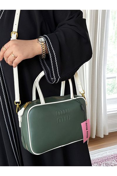 GENERAL High quality shoulder bag with accessories