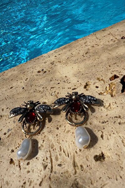 Laura العلامة التجارية نموذج النحل الأقراط