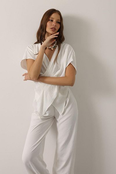 VAGGON Asymmetrical Cut Blouse and Elastic Waist Pants Set