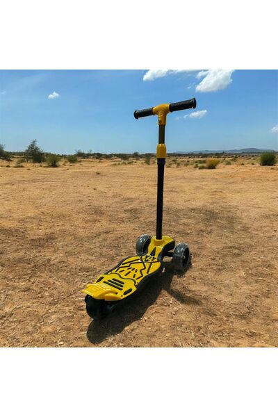 chanky SCOOTER Işıklı Teker Geniş Taban ve Fren 3 ile 7 Yaş Arası Uygun 3 Kademeli Direksiyon 100kğ Taşıma
