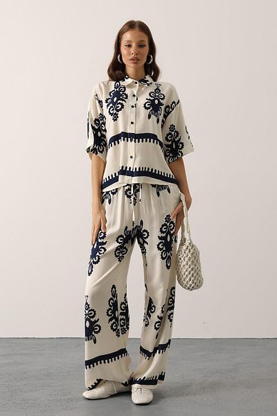VAGGON Patterned Short Sleeve Shirt and Pants Set