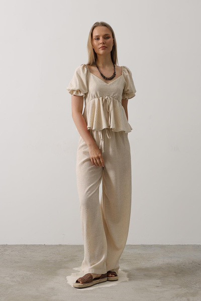 VAGGON Women's Beige Bowknot Half Balloon Sleeve Skirt Ruffle Blouse and Pants Set Vs00570