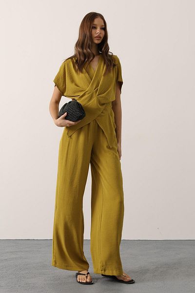 VAGGON Asymmetrical Cut Blouse and Elastic Waist Pants Set