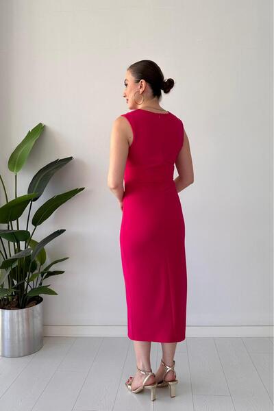 MaziButik Low-Cut Crepe Dress Pink