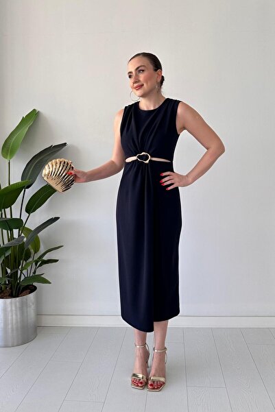 MaziButik Low-Cut Crepe Dress Navy Blue