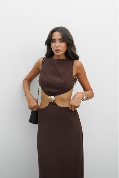 Havoş Hnědé šaty s doplňky z mušlí