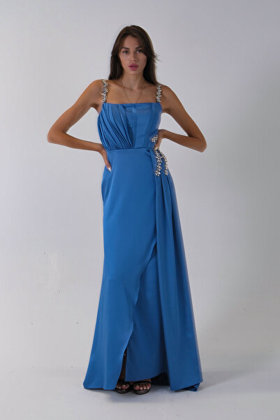 Feminist Beli ve Askısı Taş İşlemeli Yırtmaç Detaylı Abiye Mavi 0801033