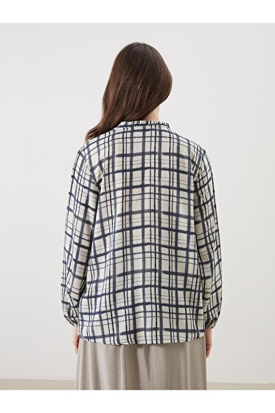 LC Waikiki Fırfırlı Kaçık Yaka Ekose Kadın Gömlek (W5)