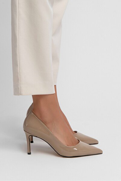 NİŞANTAŞI SHOES Melody sötét bézs lakkbőr 8 cm hegyes orrú vékony sarkú női tűsarkú