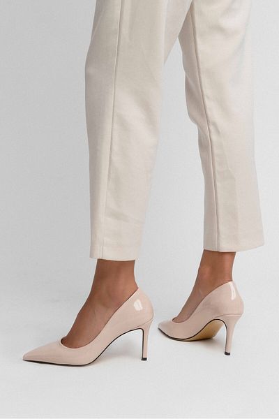 NİŞANTAŞI SHOES Melody Bej Piele Lacuita 8 cm Varf Ascutit Toc Subtire Stiletto Femei