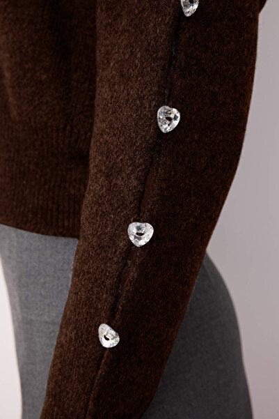 Trendyol Collection Pulover maro moale texturat cu detaliu de nasturi TWOAW24KZ00384