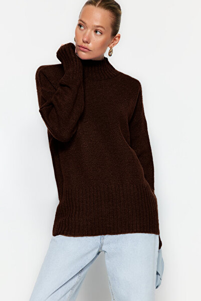 Trendyol Collection Pulover de tricotaj de bază cu textura moale maro TWOAW23KZ00490